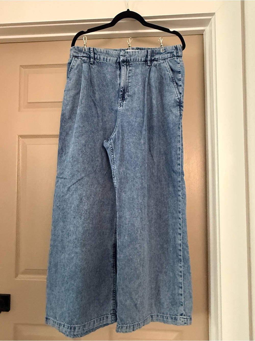 GAP Women's Washed Light Blue Wide-Leg Denim Jeans